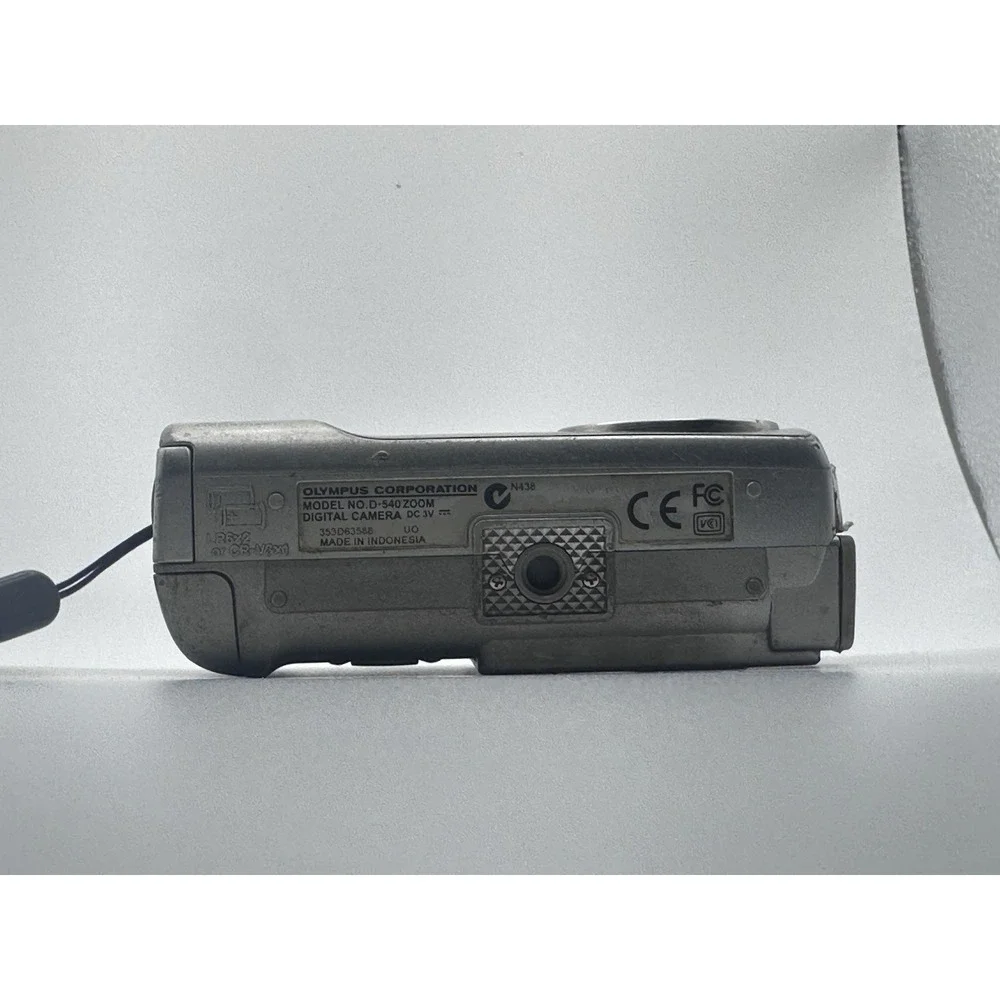 Olympus D-540 Zoom 3.2MP Y2K Digital Camera Untested for parts/repair